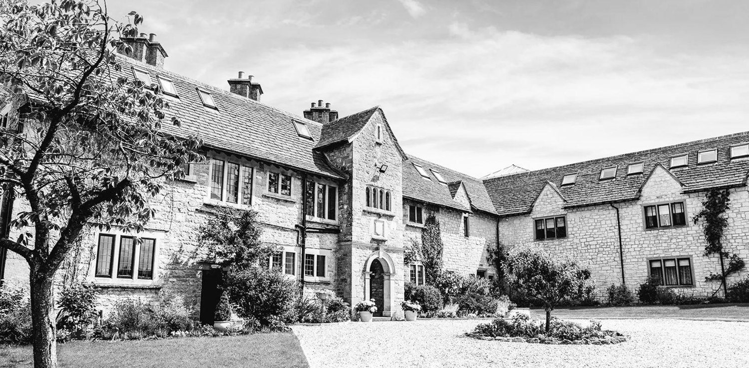 The Wedding Website of Lucy Lee and Iain Gifford