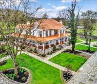 The Wedding Website of Emily Baumgart and Blake Waters