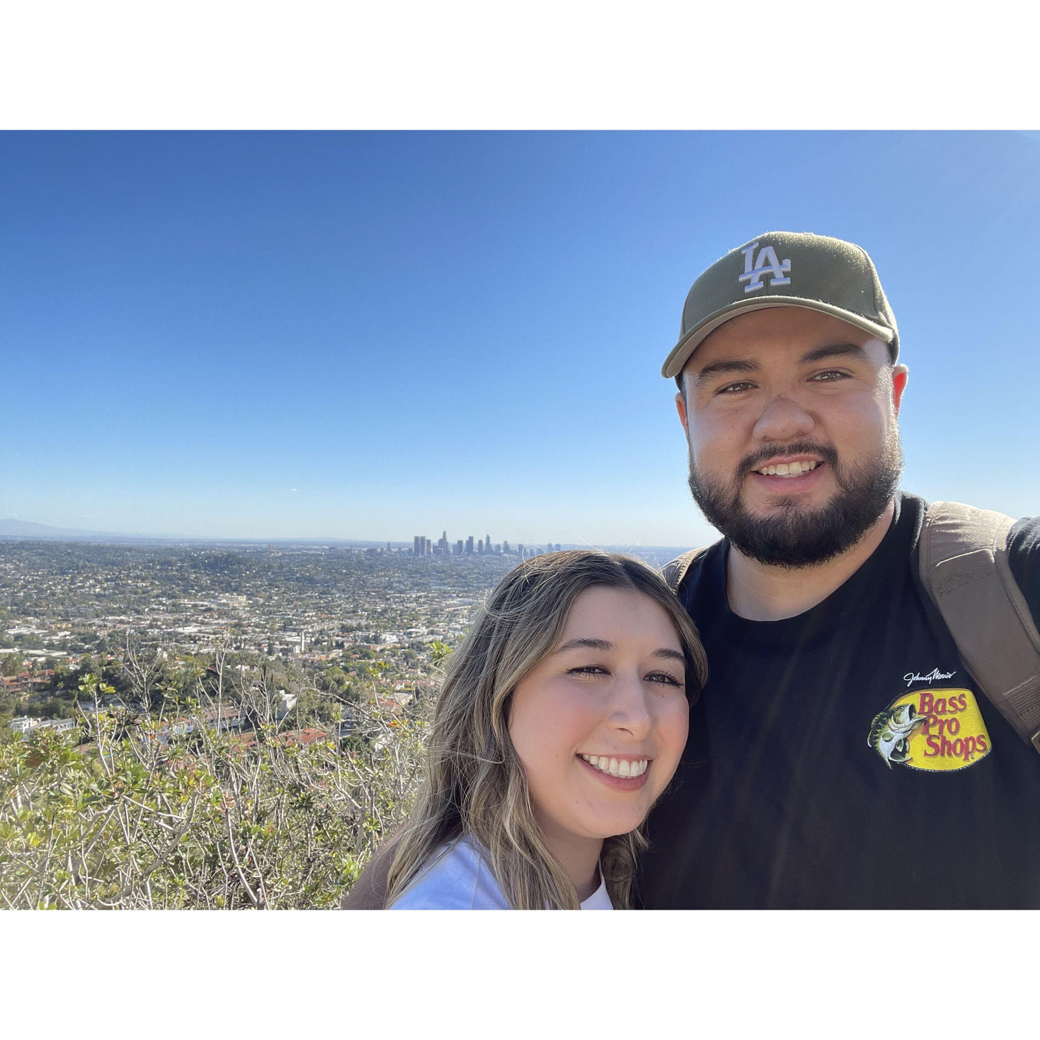 Celebrating our 1 month anniversary at the Griffith Observatory 😊