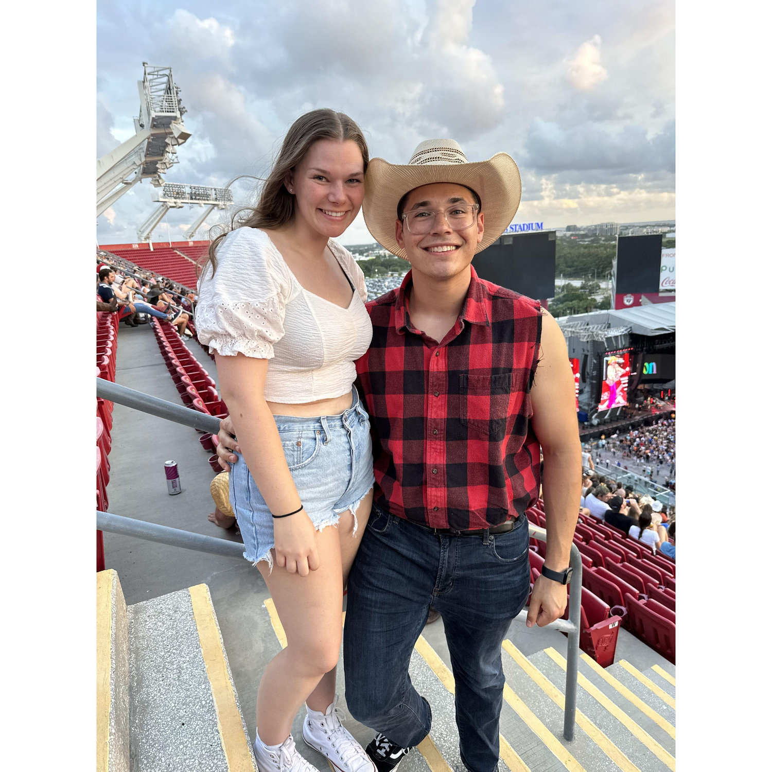 We sat in 6 hour traffic then had 1, 2 Many white claws to see Luke Combs in Tampa