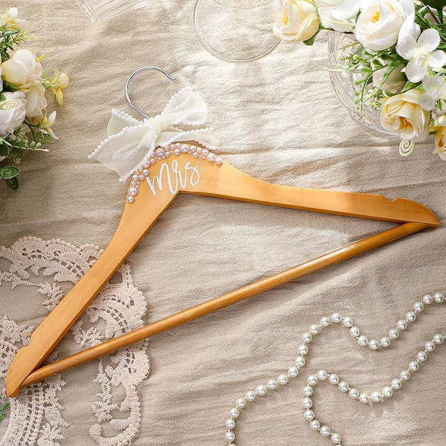 Yuntau Bride Wedding Dress Pearl Mrs. Hanger with Pearl Ribbon Bow Elegant Wooden Dress Hanger to Be Ideal Keepsake for Wedding Day Gift (Wood Color,Mrs)