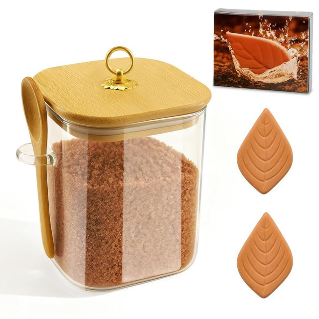 Brown Sugar Keeper Container, Includes 2 Terra Cotta Brown Savers for Softening, 850ml Glass Jar with Lid and Spoon, Airtight Moisture Proof Storage for Sugar, Flour, Baking Supplies, Coffee Beans