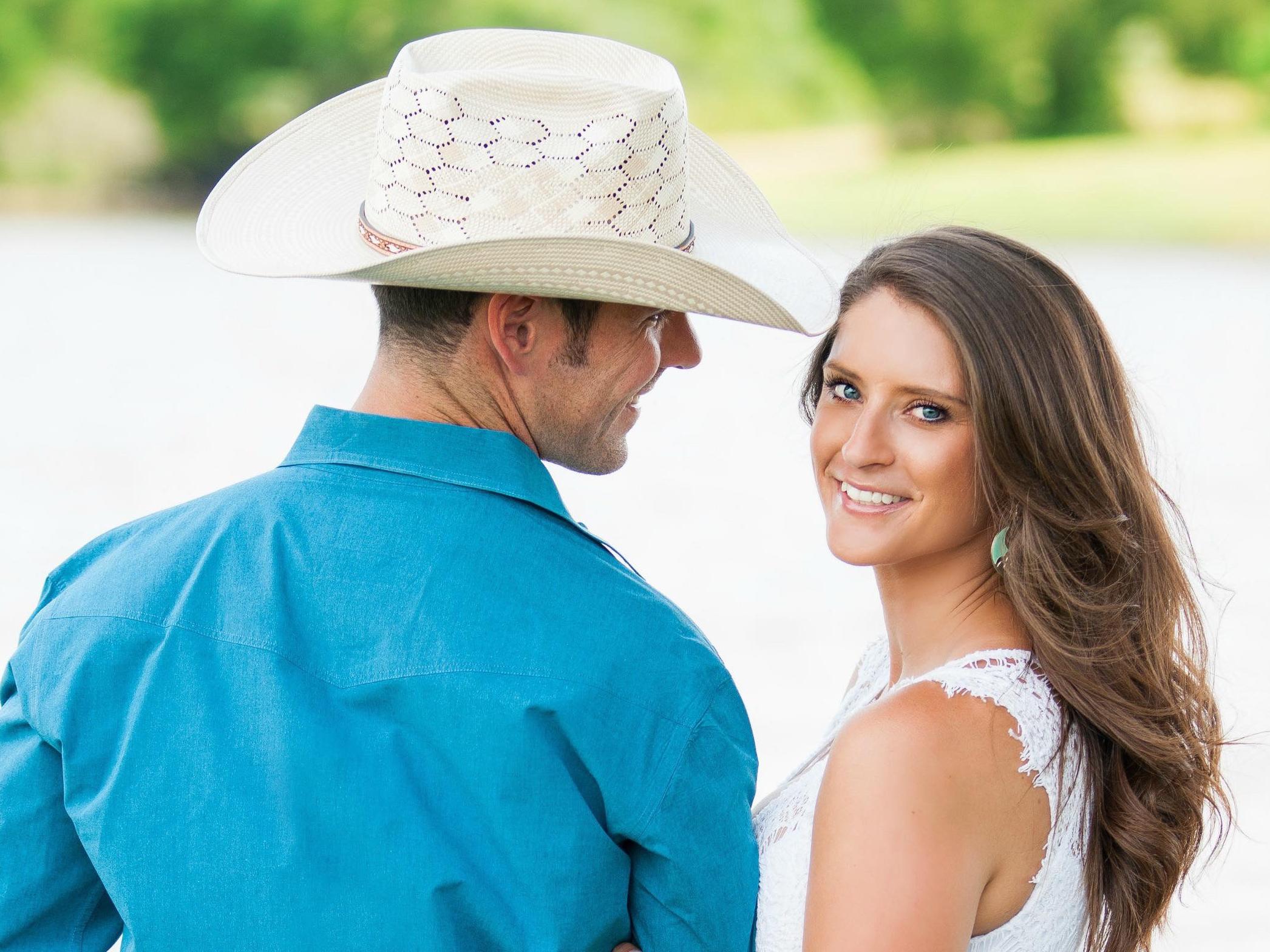 The Wedding Website of Amber Raymond and Michael Barker