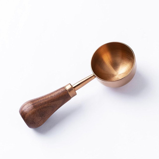 Gonzone Retro Vintage Stainless Steel Coffee Scoop with Walnut Wood Handle, 10g Espresso Measure, 30ml Water Capacity (1, Rose Gold)