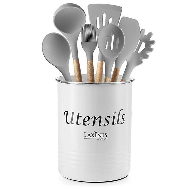 White Carbon-Steel Utensil Holder Crock with Charming Vintage Farmhouse Décor | Spacious Capacity, Fits 8-10 Utensils | White Paint and Sturdy Supported Base, 6.7”x5.4” (utensils not included)