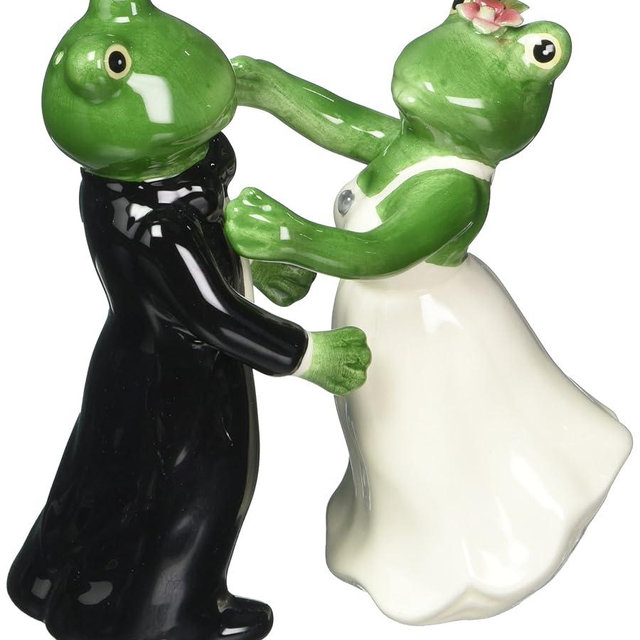 Appletree Design Frog Wedding Couple Salt and Pepper Set, Man 4-1/8-Inch, Woman 3-3/4-Inch