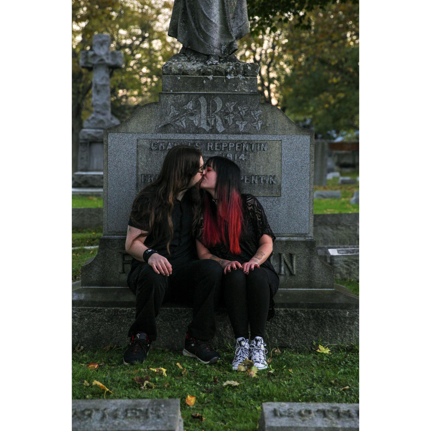 Engagement Photos 🖤
♡Location: Elmlawn Memorial Park
♡Photographer: Alyssa Knowlton, Lyssa Lee Photography