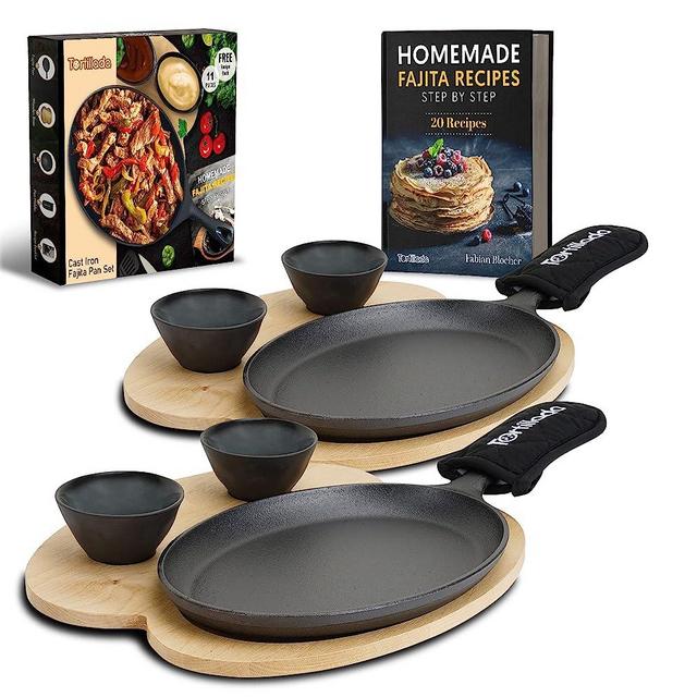 Tortillada – 10 Inch Cast Iron Fajita Pan/Grill Pan Set for Fajitas – incl. wooden Serving Tray + 2 Ceramic dip bowls (Set of 2)