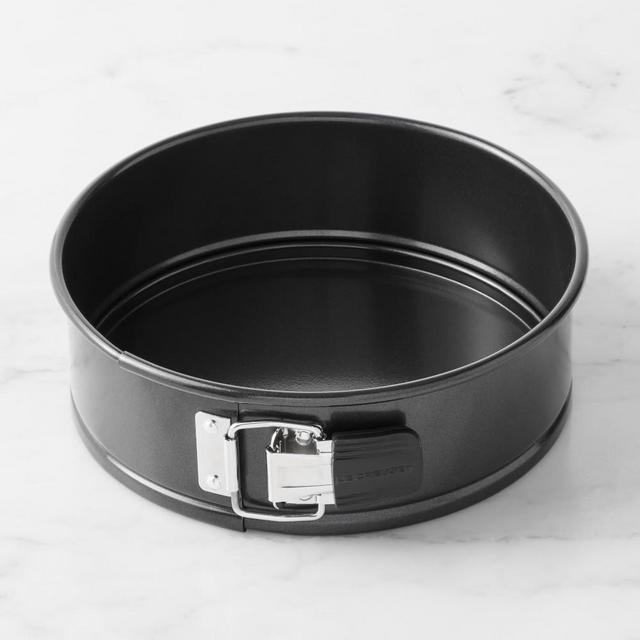 Le Creuset Nonstick Bakeware Springform Pan