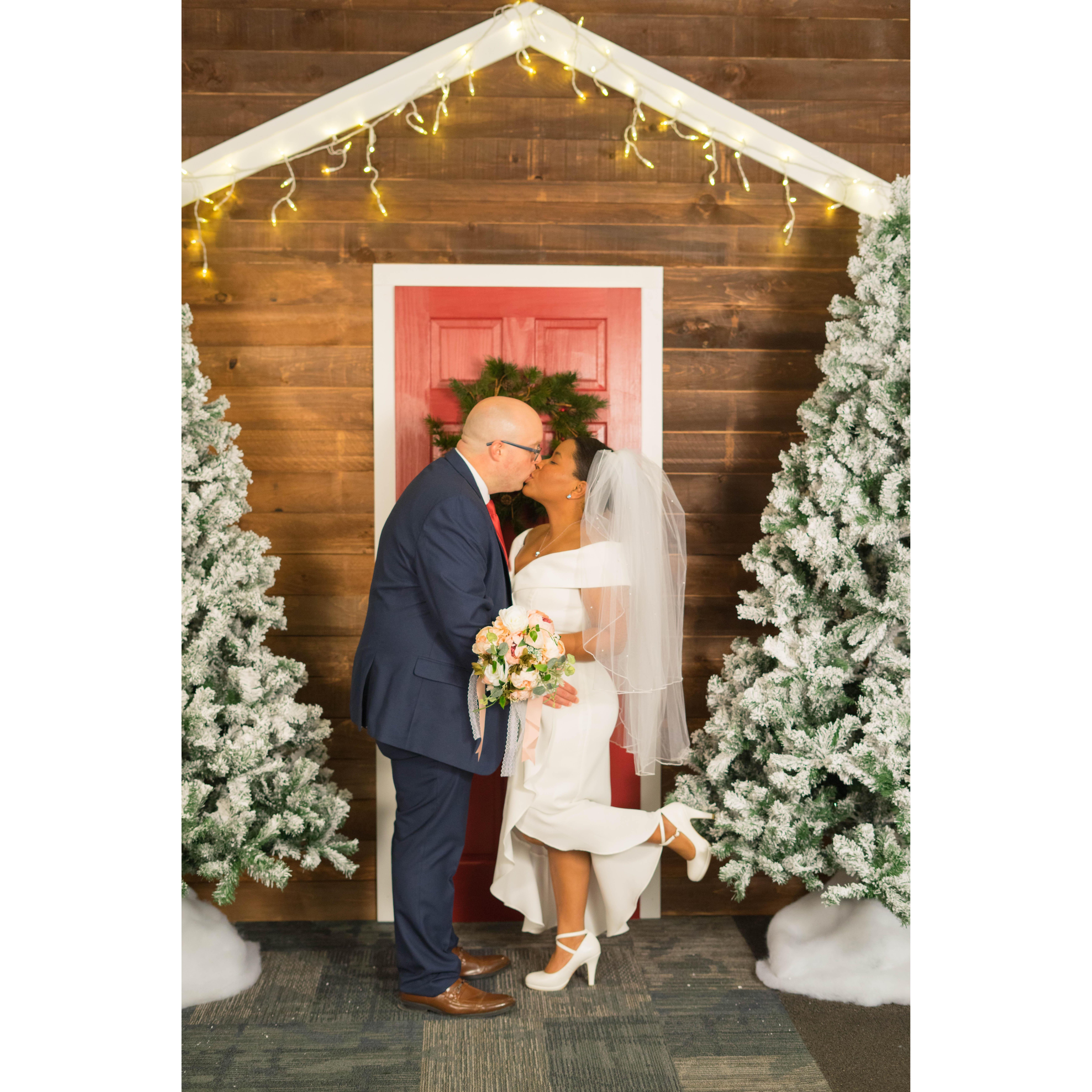 Lots of Kisses on the wedding day