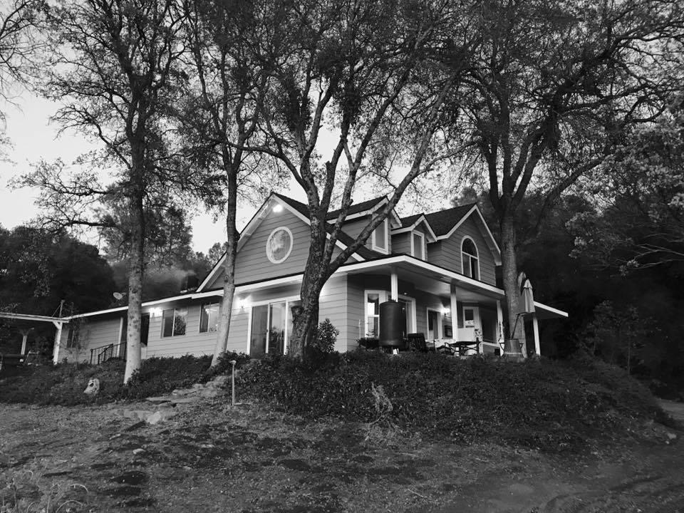 The Wedding Website of Caitlin Holmes and Sean Fountain