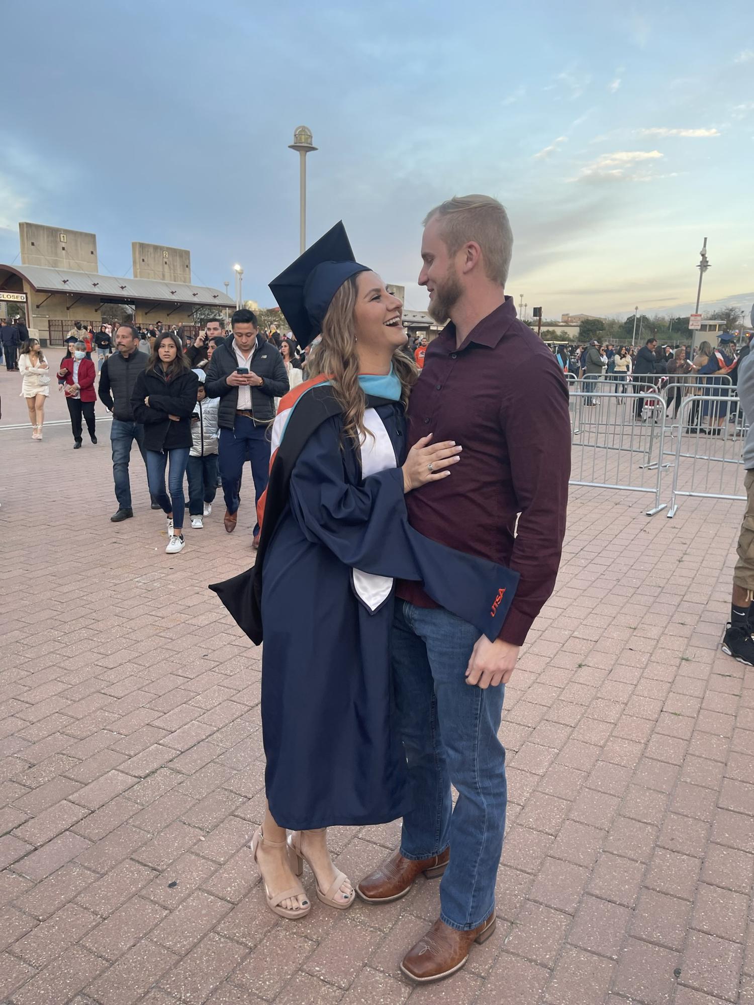 The biggest supporter through my journey back to school. ▫️ El mejor porrista durante mi regreso a la escuela para completar mi maestría.