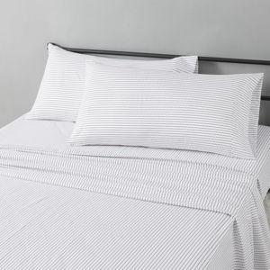 Amazon Basics Lightweight Polyester Microfiber 4-Piece Bed Sheet Set, Machine Wash, King, Plum, Printed