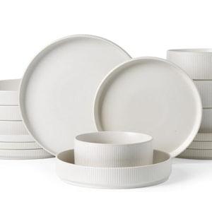 Famiware Star Dinnerware Set with Pasta Bowls, Service for 4 (16pcs), Ribbed Stoneware Plates and Bowls Dishes Sets - Chip & Scratch Resistant, Microwave & Dishwasher Safe, Matte White