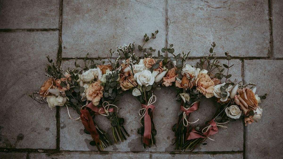 How to Preserve Wedding Flowers: 9 Ideas You Should Try - Zola