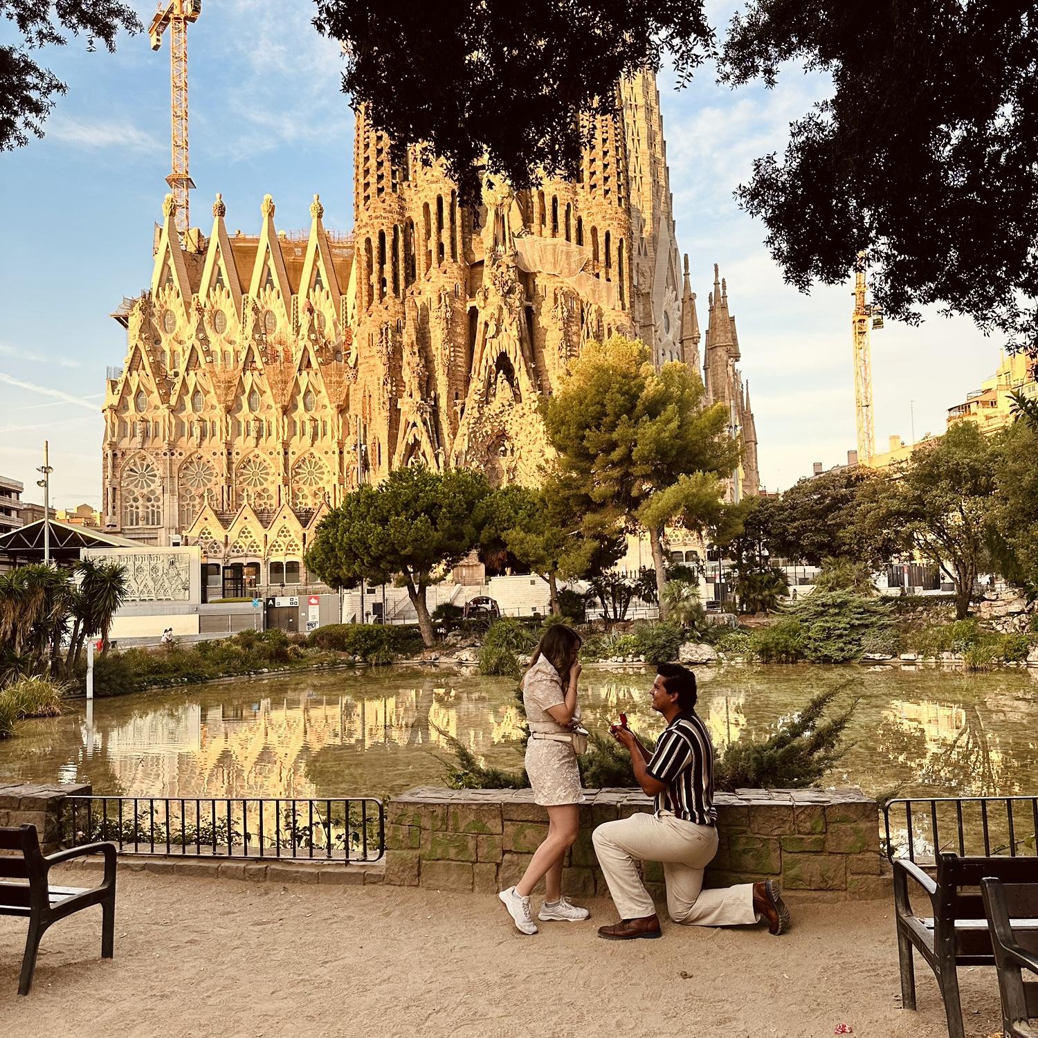 La propuesta,
📍Barcelona, España.
La sagrada familia tiene un gran significado en nuestro amor. Esperemos volver para verla terminada.