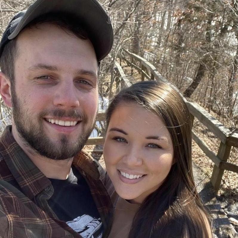 Feb 2021 - Des Moines, Iowa. 
Carla & Patrick got lucky with 50 degree Iowa weather and did some hiking!