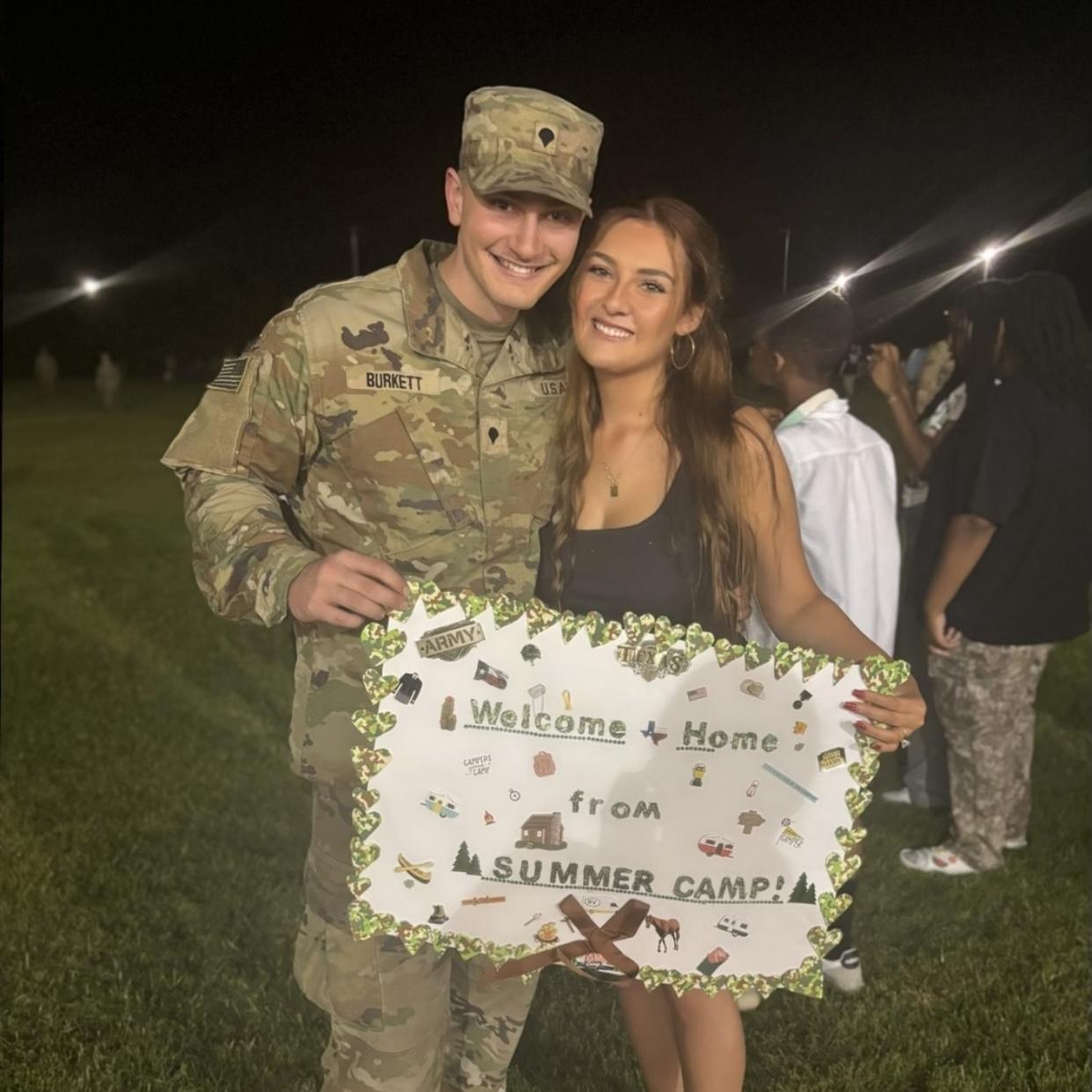 Jon comes home from deployment!