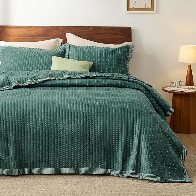 Bedsure Dark Green Bedspread Coverlet Queen Size - Lightweight Soft Quilt Bedding Set for All Seasons, Corduroy Pattern Quilt Set, 3 Pieces, 1 Quilt (90"x96") & 2 Pillow Shams (20"x26"+2")