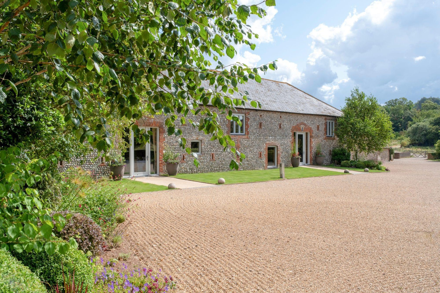 The Wedding Website of Emily Ashby and Stefan Gannon