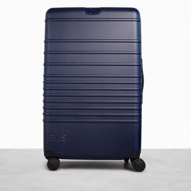The 29" Large Check-In Roller (navy)
