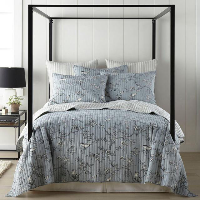 Levtex Home Etienne 4-Piece Reversible King Quilt Set in Grey/Ivory