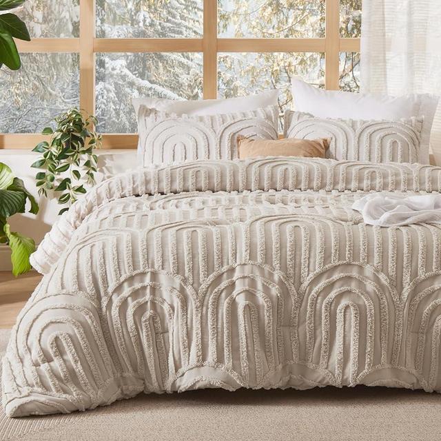 Bedsure Boho Tufted Queen Comforter Set - Beige Boho Queen Size Bed Set, 3 Pieces Farmhouse Shabby Chic Embroidery Bedding, Soft Fluffy Cozy Arch Pattern Comforter for All Seasons