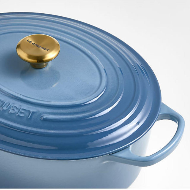 Le Creuset Signature ® 8-Qt. Chambray Enameled Cast Iron Oval Dutch Oven