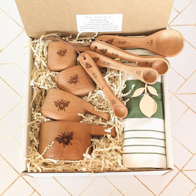 Baking box, Bee gifts, Bee hive, Measuring cups, Wood measuring spoons, Gift set for mom, Baking gifts,