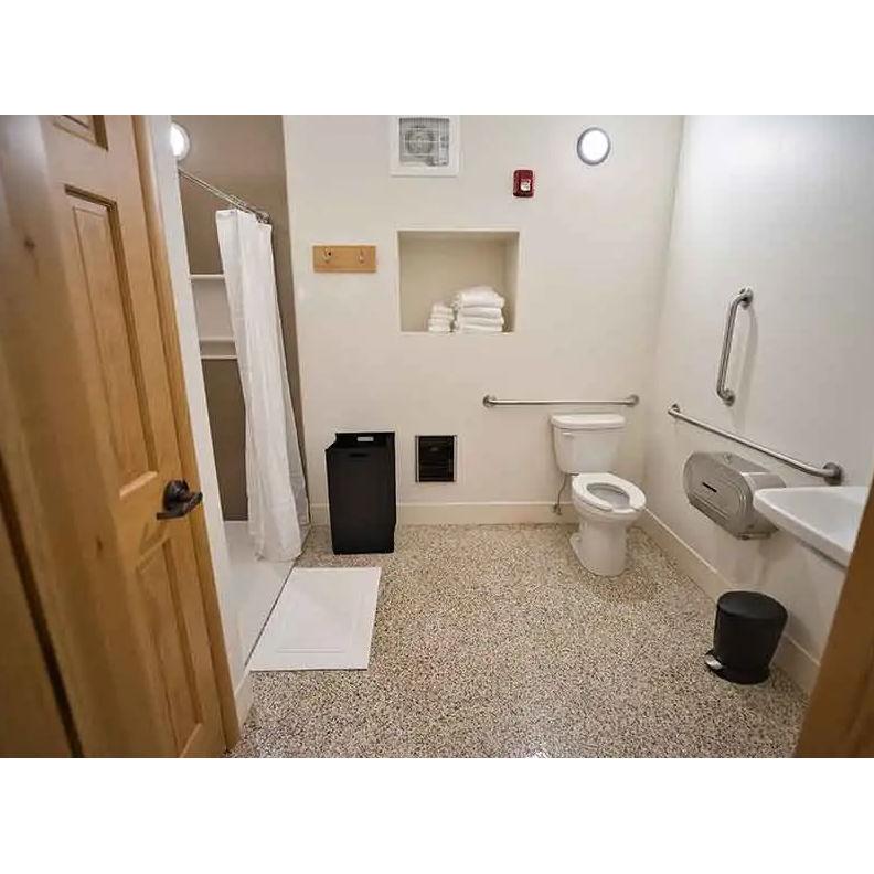 Cabins- 4 cabins that sleep up to 12 - 4 Queens, 8 Twins