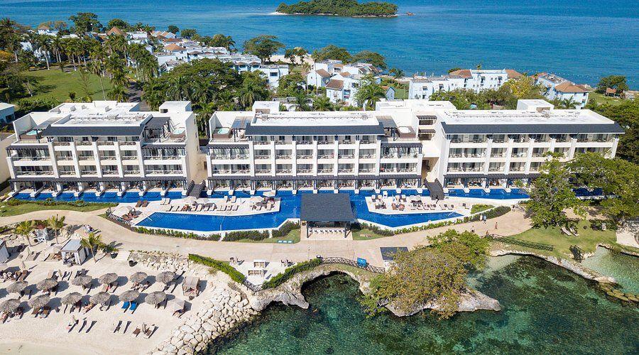 The Wedding Website of Shanaya Ulmer and Glen Watson