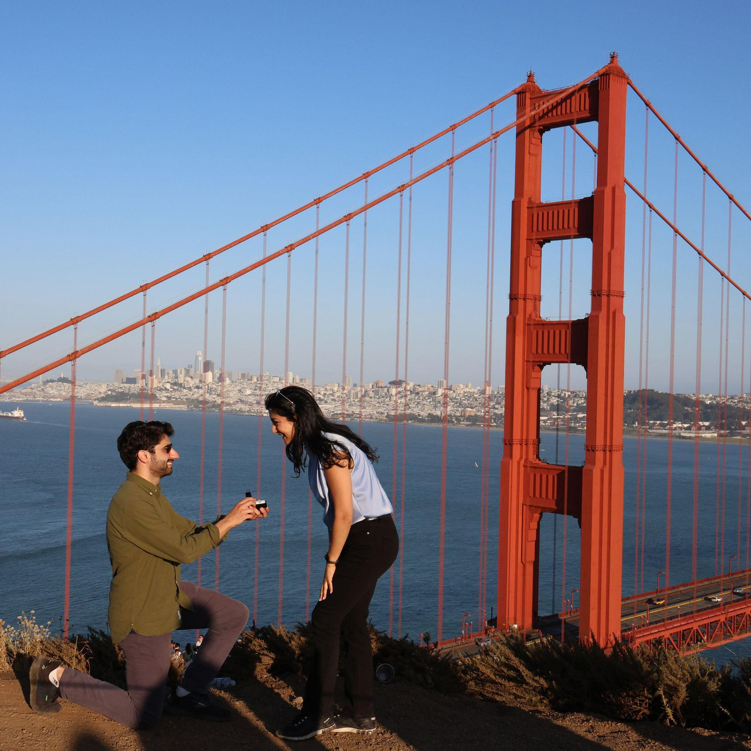 Proposal in front of Golden Gate Bridge
عرض الزواج من أمام جسر البوابة الذهبية، 
ساوساليتو\سان فرانسيسكو