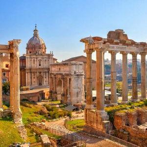 Touring the Colosseum and Roman Forum