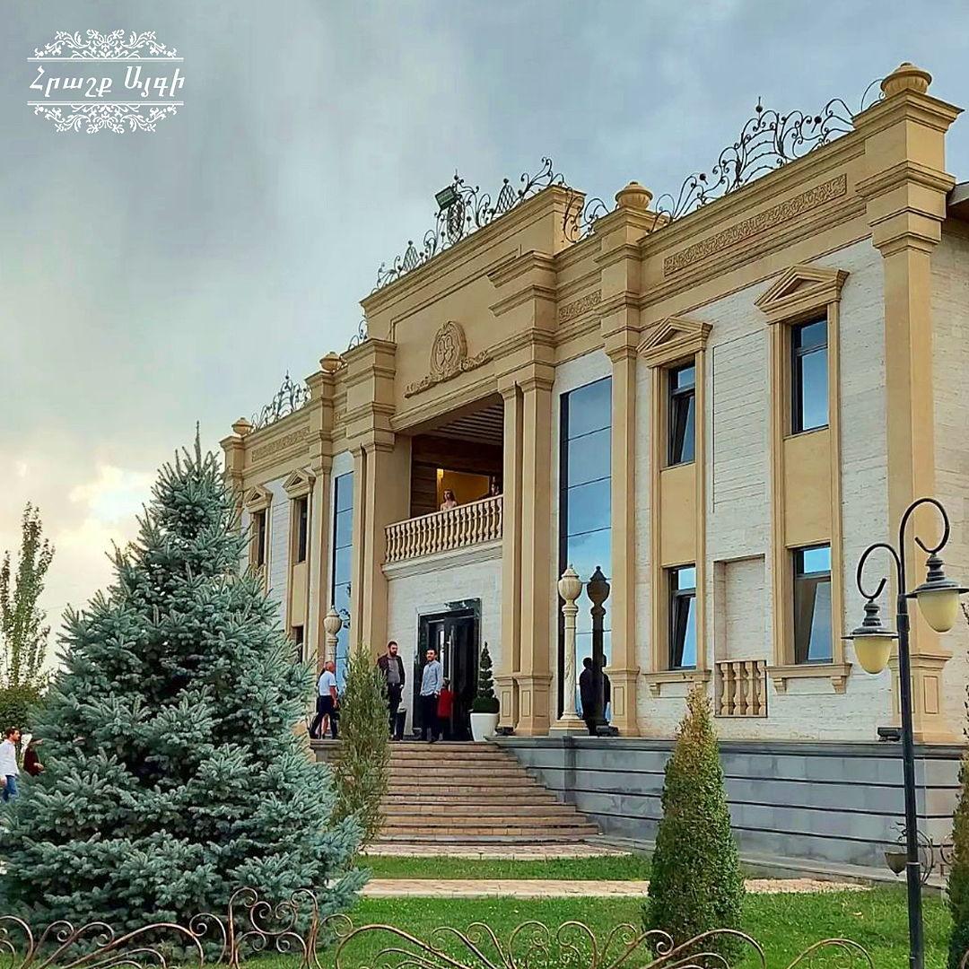 The Wedding Website of Gevorg GRIGORYAN and Ruzanna PAMBUKYAN