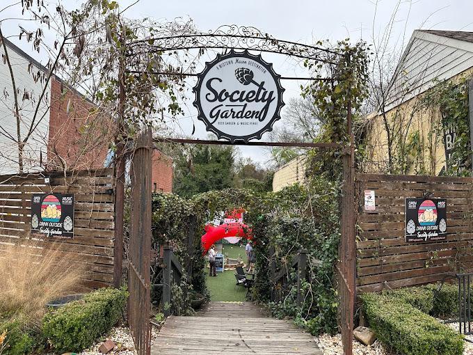The Wedding Website of Kenny Sweet and Madison Lindberg