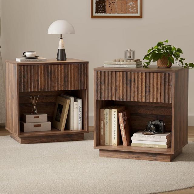 22 Inch Fluted Nightstand, Set of 2 Wooden Night Stand with Large Storage Drawer & Open Shelf, Mid Century Modern Bedside Tables for Bedroom, Home Office, Hallway, Easy Assembly, Brown
