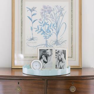 Scalloped Medium Round Lacquered Tray