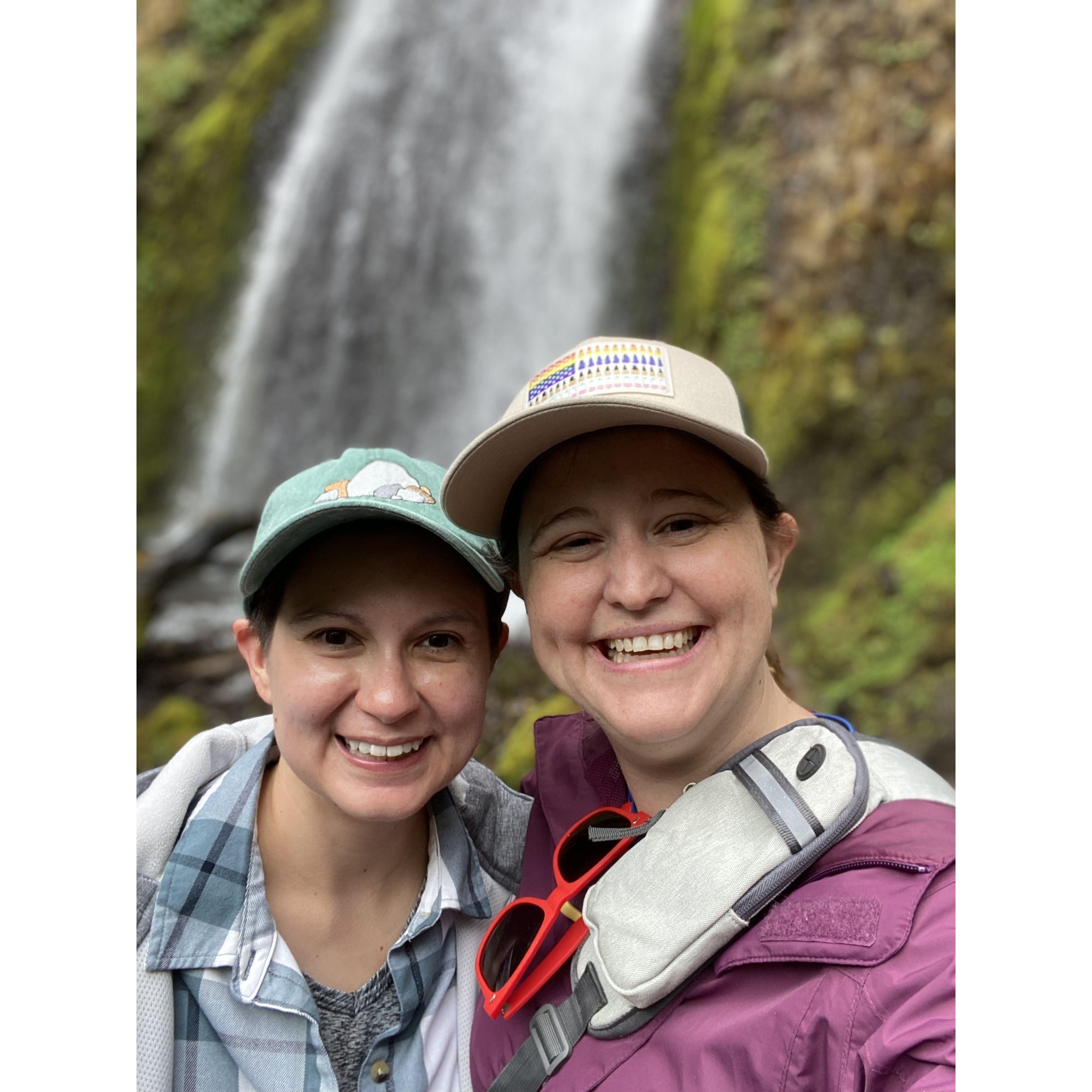 Nicki and Suzanne explored the Pacific Northwest on a wonderful trip to the Oregon coast. Mysterious food poisoning notwithstanding.