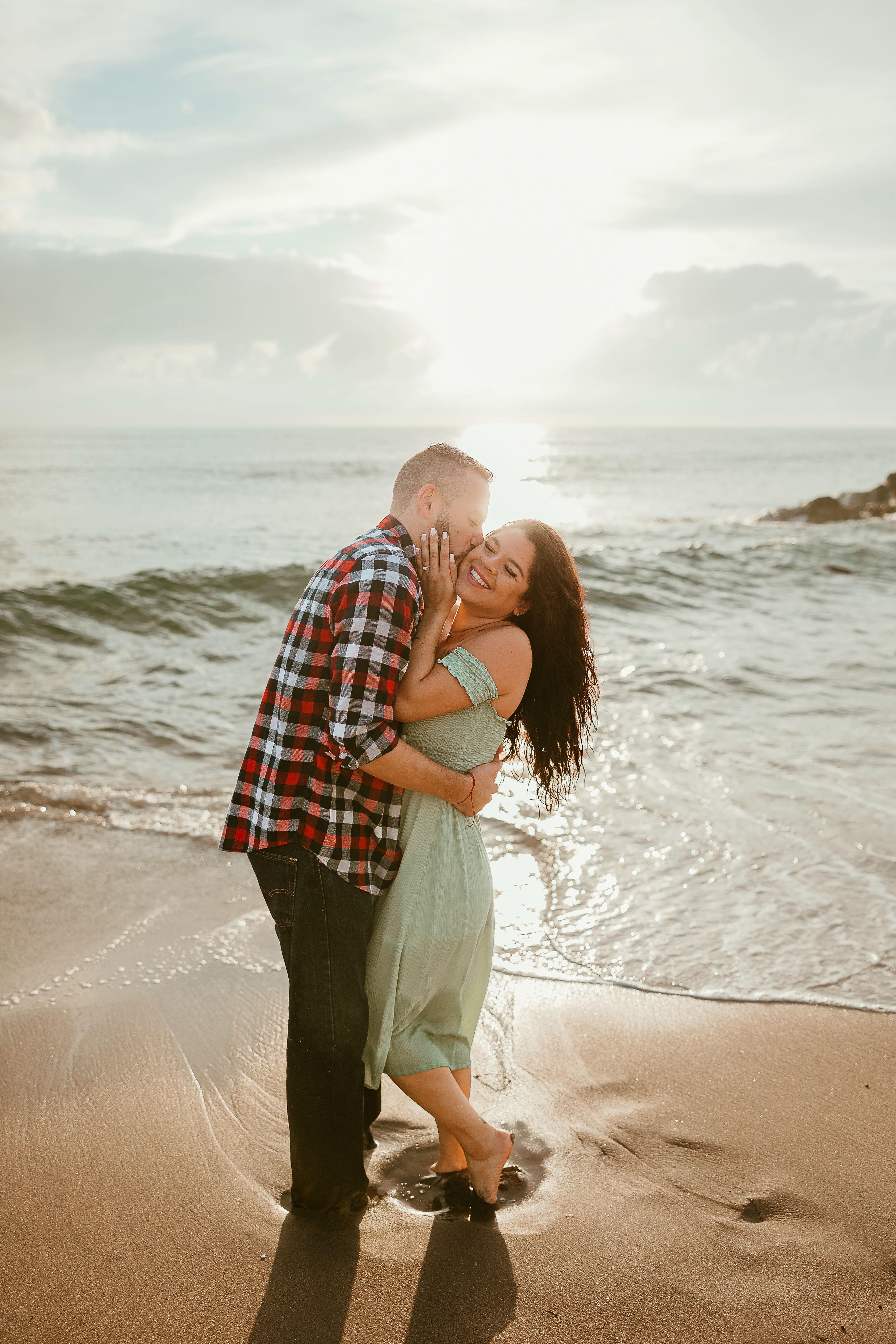 The Wedding Website of Cintia Mora and Lee Rosenbeck