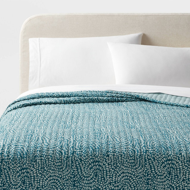 Full/Queen Reversible Matelasse Swirl Quilt Teal Blue - Threshold™