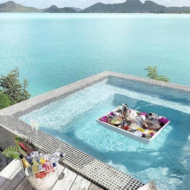 Honeymoon Floating Pool Sushi