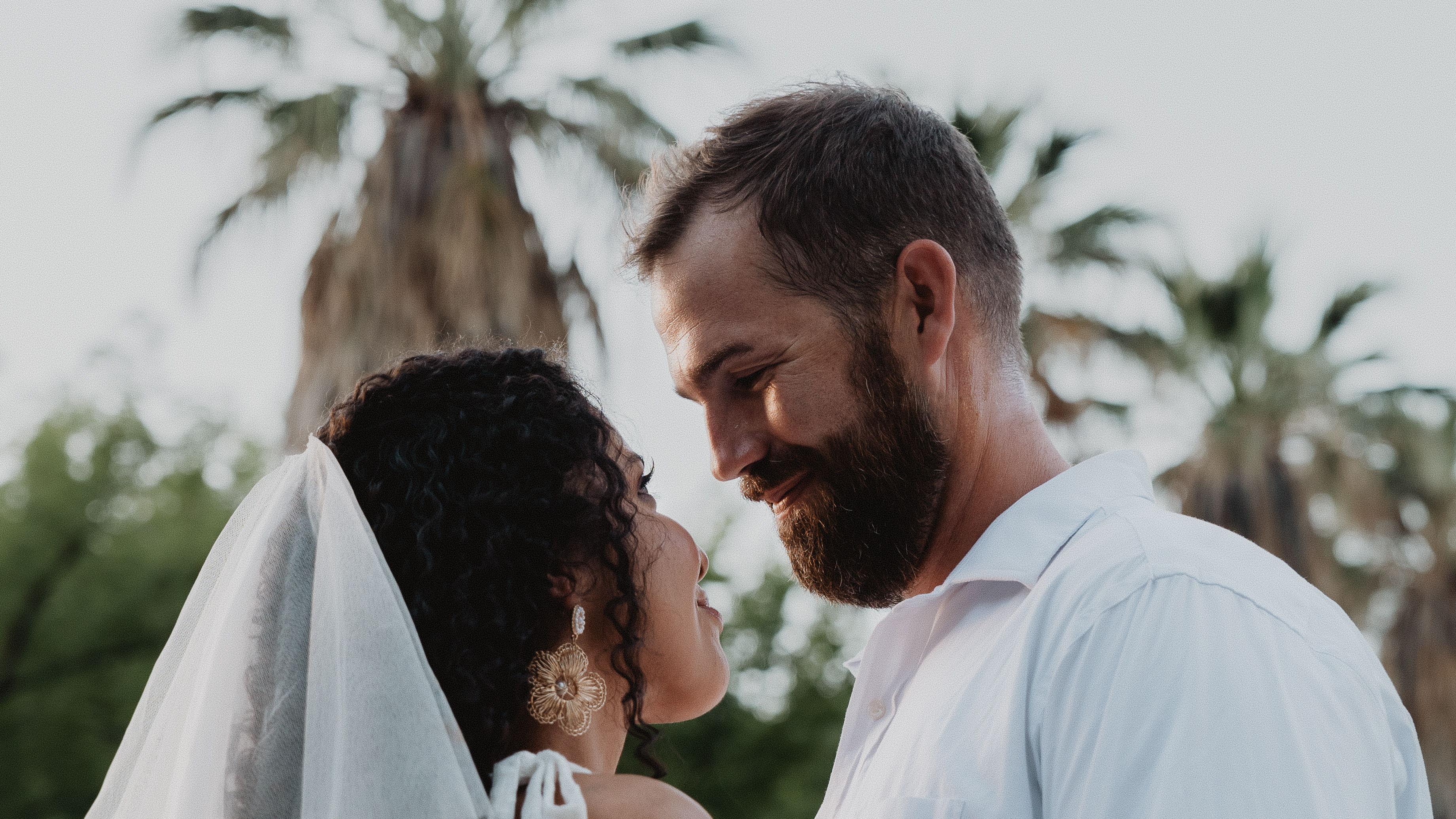 The Wedding Website of Diana Robledo and David Myers