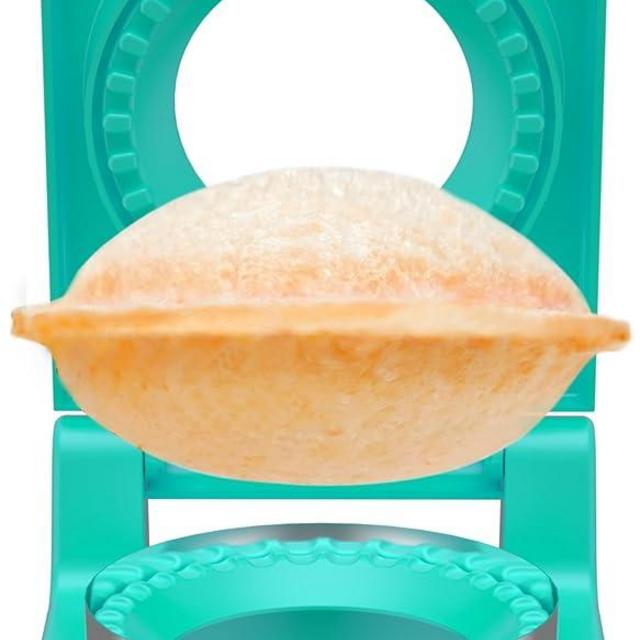 HiYZ Sandwich Cutter and Sealer - Stainless Steel Decruster Sandwich Maker - Peanut Butter and Jelly Crustless Sandwich Bread Pancake Maker Cookie Cutter for Kids Children Boys Girls (Green)
