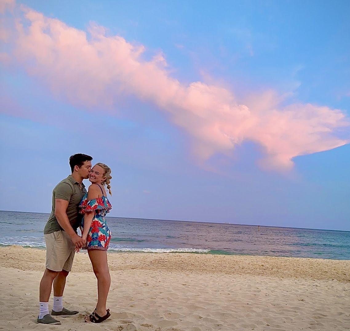 The Wedding Website of Lindsey Cohen and Alex Lloyd