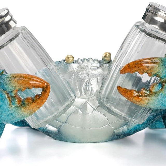 VVGIFTS Decorative Blue Crab Salt and Pepper Shaker Holder, Coastal Kitchen Decor (Crab)