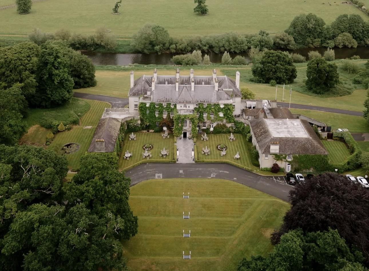 The Wedding Website of Tracy Sullivan-Semisch and Luke Mitchell