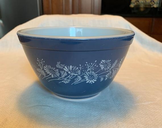 Vintage Pyrex Colonial Mist White on Blue
