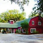 Bennie's Red Barn