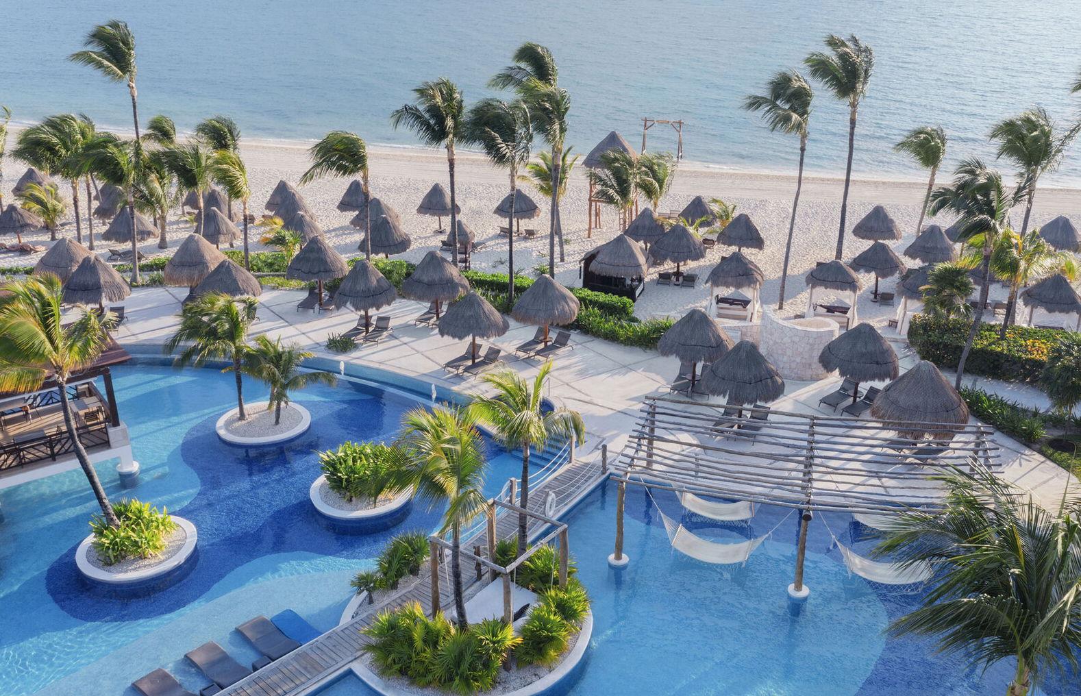 The Wedding Website of Yar M and Liz P