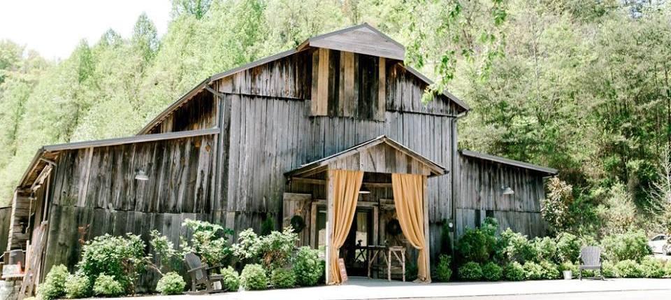 The Wedding Website of Ilyse Bourque and Zachary Godsey